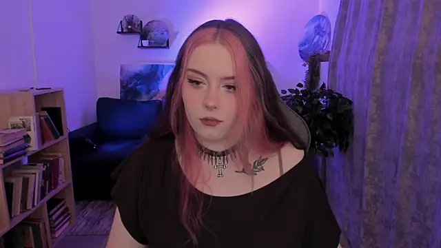 CoralineKeyns online show from 07.16.26