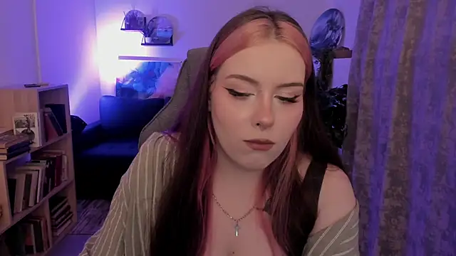 CoralineKeyns online show from 07.22.26