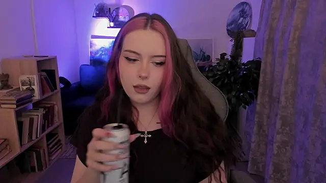 CoralineKeyns online show from 07.31.26