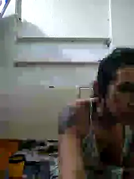 Snapshot of Cameron_puppy chatting on 05.08.26 Cameron puppy online show from 05.08.26