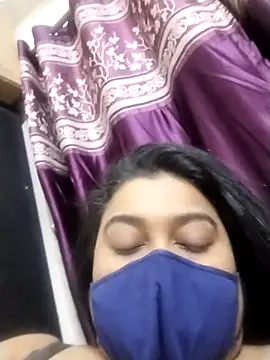 Snapshot of indianlisa5 chatting on 11.19.25 indianlisa5 online show from 11.19.25