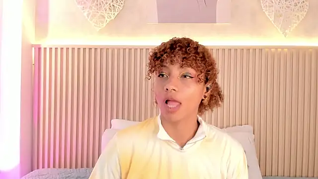 Snapshot of daiana_curly chatting on 06.28.26 daiana curly online show from 06.28.26