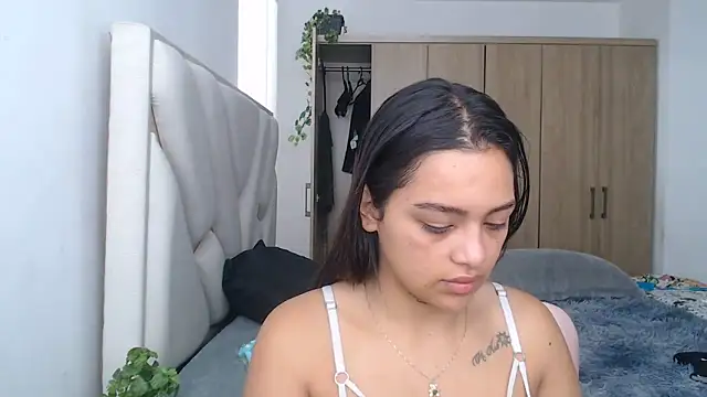 Snapshot of fairylatin222 chatting on 03.16.25 fairylatin222 online show from 03.16.25