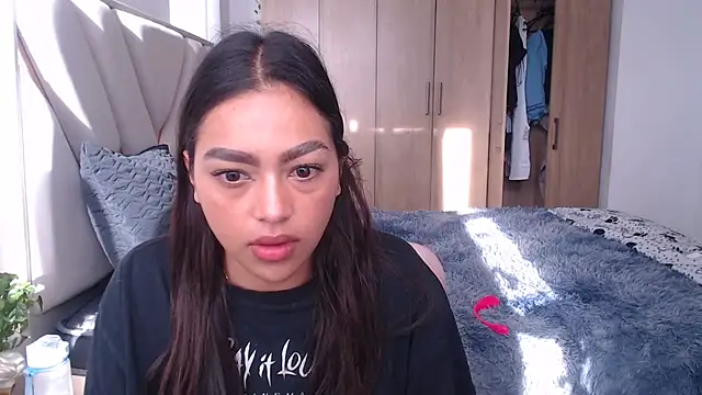 Snapshot of fairylatin222 chatting on 03.18.25 fairylatin222 online show from 03.18.25