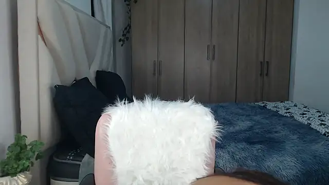 Snapshot of fairylatin222 chatting on 03.21.25 fairylatin222 online show from 03.21.25