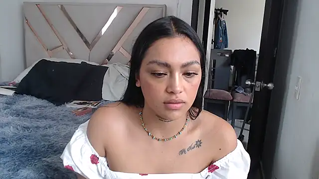 Snapshot of fairylatin222 chatting on 09.12.25 fairylatin222 online show from 09.12.25