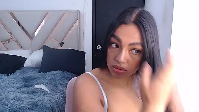 Snapshot of fairylatin222 chatting on 09.14.25 fairylatin222 online show from 09.14.25