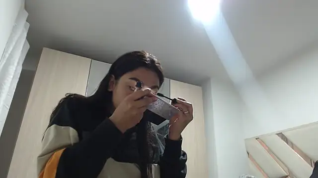 Snapshot of fairylatin222 chatting on 10.28.25 fairylatin222 online show from 10.28.25