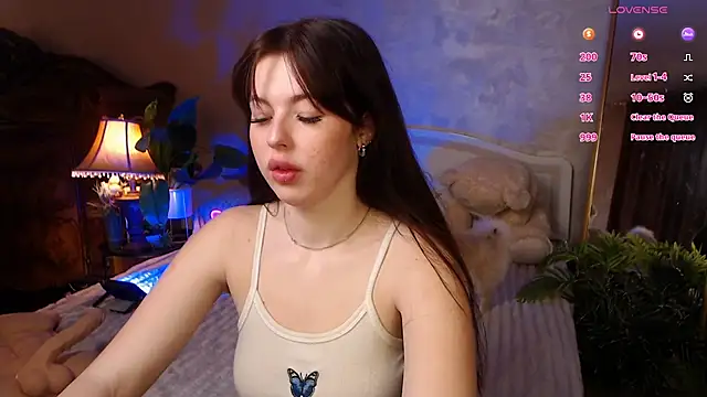 JulieHeets online show from 01.04.25