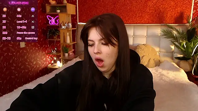 JulieHeets online show from 03.21.25