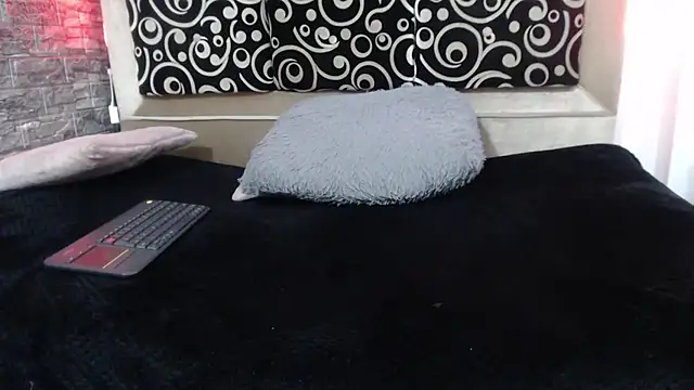 Cloee66 online show from 12.24.24