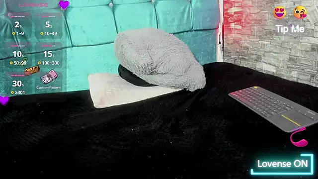 Cloee66 online show from 10.24.25