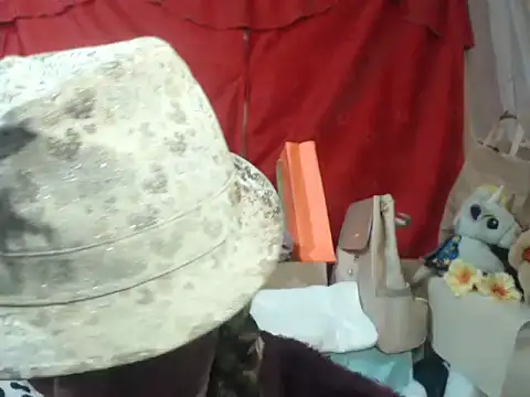 Snapshot of hottieperla chatting on 11.24.25 hottieperla online show from 11.24.25