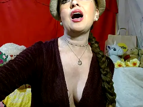 Snapshot of hottieperla chatting on 02.24.26 hottieperla online show from 02.24.26