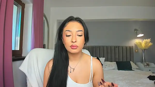 Snapshot of Awesome_Jolie chatting on 10.29.25 Awesome Jolie online show from 10.29.25