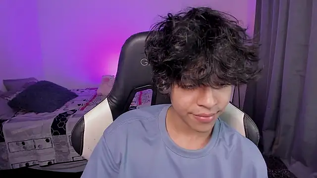 Snapshot of Alan26_ chatting on 03.11.26 Alan26 online show from 03.11.26