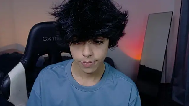 Snapshot of Alan26_ chatting on 04.01.26 Alan26 online show from 04.01.26