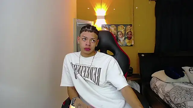 Snapshot of Harry_jhonsson chatting on 02.04.25 Harry jhonsson online show from 02.04.25