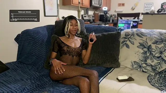 Snapshot of cutiesigh chatting on 09.15.25 cutiesigh online show from 09.15.25