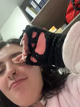 Sachi Meow online show from 02.15.25