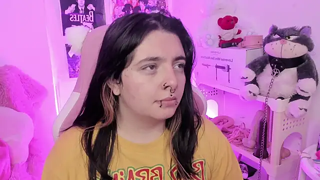 Snapshot of Sachi_Meow chatting on 12.14.25 Sachi Meow online show from 12.14.25