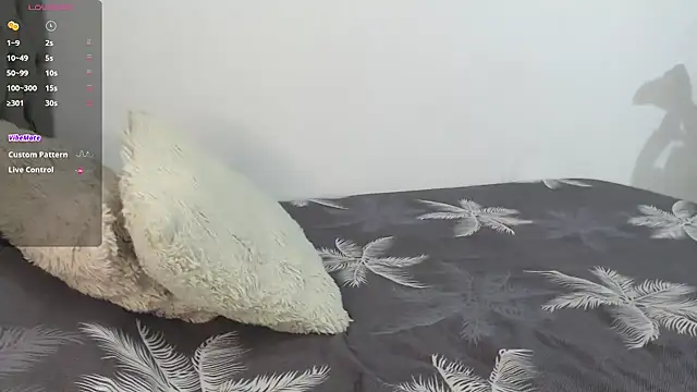 Snapshot of Aaronblack1_ chatting on 12.23.25 Aaronblack1 online show from 12.23.25