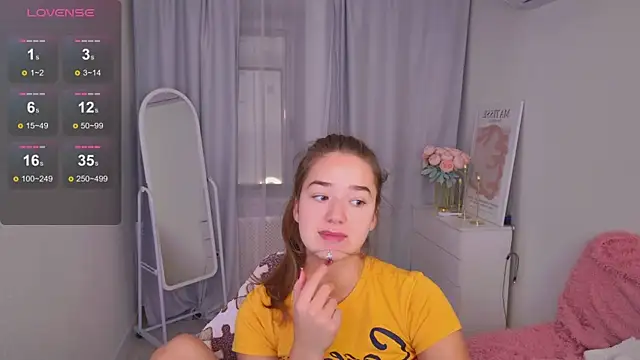 Snapshot of LovelyJessie chatting on 12.03.25 LovelyJessie online show from 12.03.25