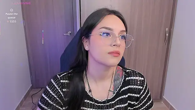 Snapshot of anaveleeez chatting on 02.25.26 anaveleeez online show from 02.25.26