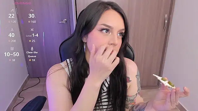 Snapshot of anaveleeez chatting on 02.26.26 anaveleeez online show from 02.26.26