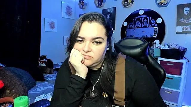 Snapshot of Luise_Meyrink chatting on 11.26.25 Luise Meyrink online show from 11.26.25