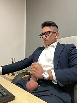 Snapshot of masterboss_ chatting on 11.17.25 masterboss online show from 11.17.25