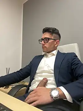 Snapshot of masterboss_ chatting on 11.21.25 masterboss online show from 11.21.25