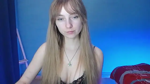 Snapshot of LuciaYoung chatting on 01.30.25 LuciaYoung online show from 01.30.25