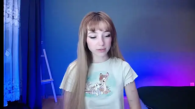 Snapshot of LuciaYoung chatting on 02.18.25 LuciaYoung online show from 02.18.25