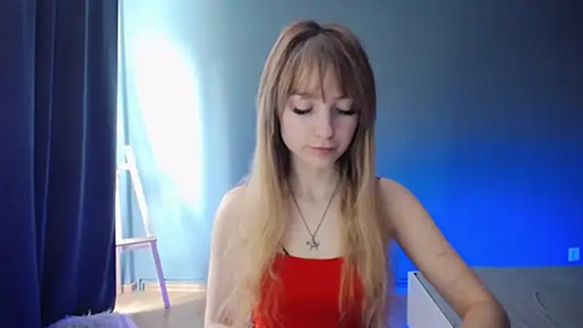 Snapshot of LuciaYoung chatting on 02.25.25 LuciaYoung online show from 02.25.25