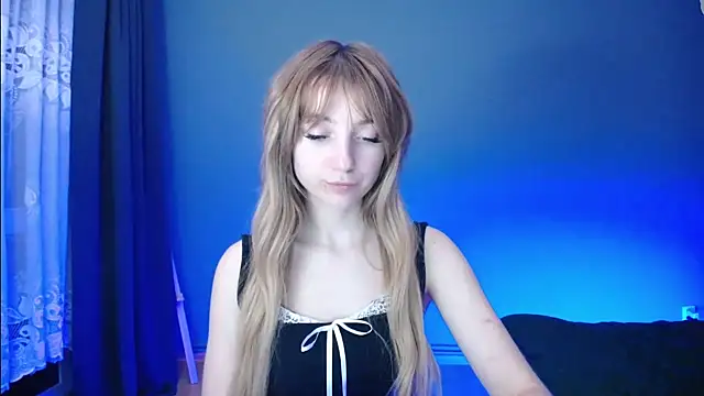 Snapshot of LuciaYoung chatting on 02.27.25 LuciaYoung online show from 02.27.25