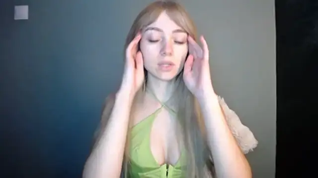 LuciaYoung online show from 01.11.26