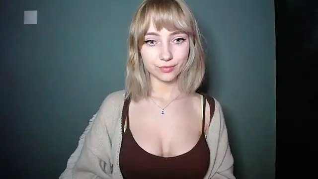 LuciaYoung online show from 03.04.26