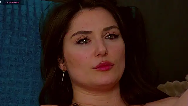 Snapshot of KassieWeins chatting on 02.12.25 KassieWeins online show from 02.12.25