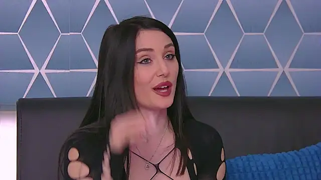 Snapshot of KassieWeins chatting on 10.20.25 KassieWeins online show from 10.20.25