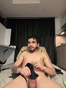 Snapshot of aangie__uwu chatting on 11.21.25 aangie uwu online show from 11.21.25