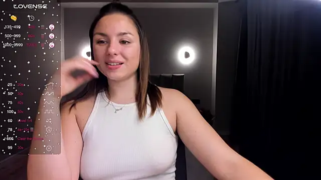 Snapshot of ThreeshaWhite chatting on 02.09.25 ThreeshaWhite online show from 02.09.25