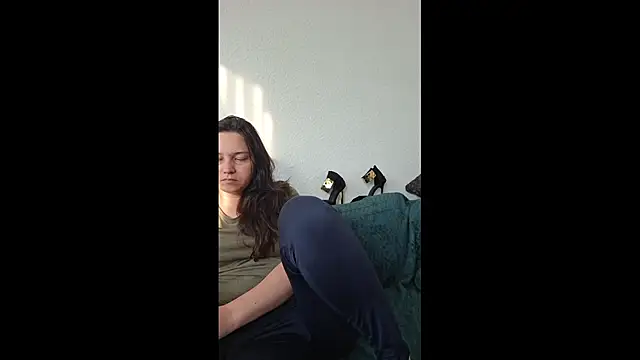 Cyndee Winter online show from 09.09.25