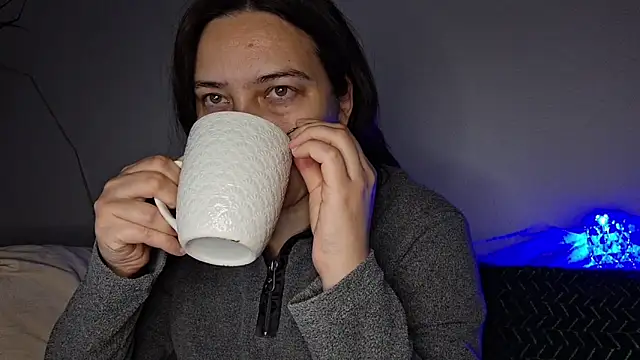 Cyndee Winter online show from 10.06.25