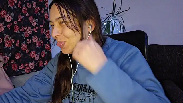 Cyndee Winter online show from 12.22.25