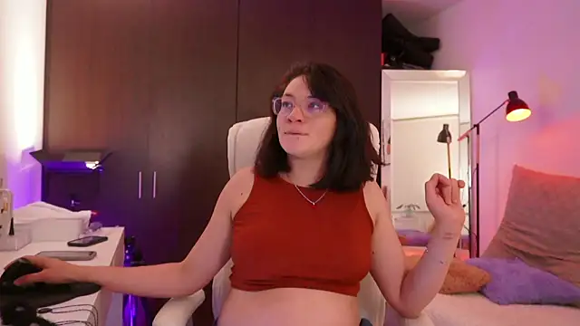 Snapshot of Anah_s chatting on 02.21.26 Anah s online show from 02.21.26