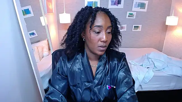 Snapshot of kiara_evanss chatting on 12.24.24 kiara evanss online show from 12.24.24