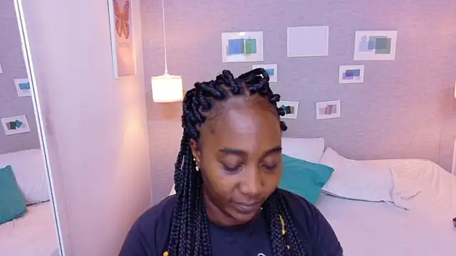 Snapshot of kiara_evanss chatting on 10.15.25 kiara evanss online show from 10.15.25