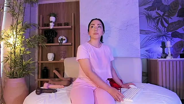 LIAH IZUMI online show from 02.16.26