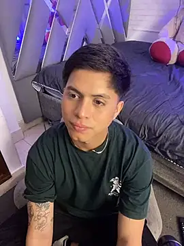 Snapshot of Niicky1_ chatting on 12.22.24 Niicky1 online show from 12.22.24